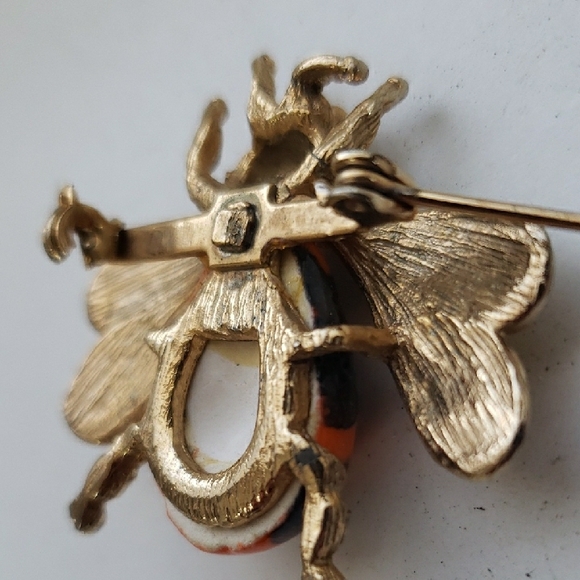 Vintage Bumble Bee Brooch Gold Tone Ceramic Orange Black Enamel 1 1/2 x 1 1/4".  - Picture 7 of 13